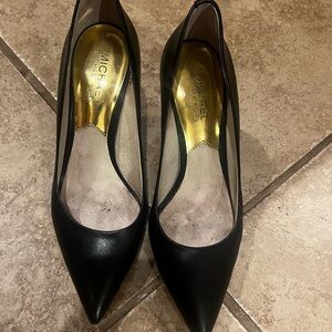 MK Black Pump